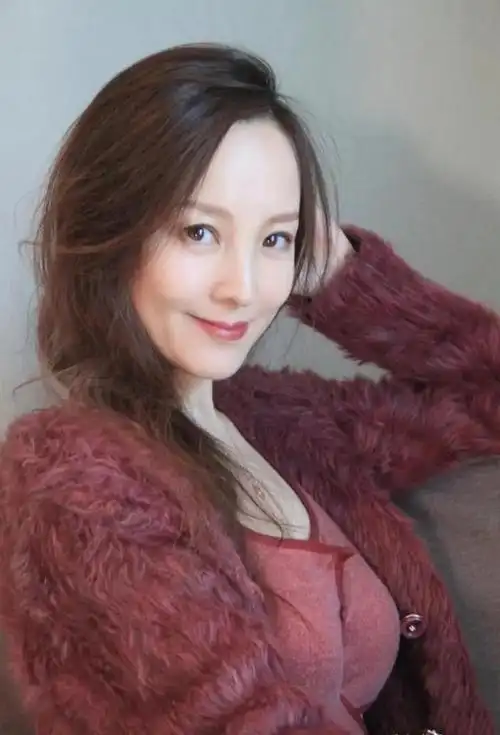 四十岁居家成熟女人的日常美拍_网易订阅