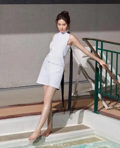 最喜欢谁的光脚丫?#女明星花语