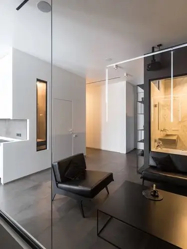 房子采光不好室内窗来补因此设计师采用盒子玻璃的设计手