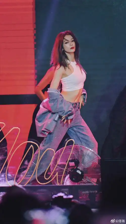 看傅菁拆礼物好有代入感##明星生日汇