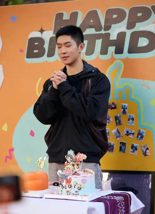 马伯骞 肉夹馍蛋糕