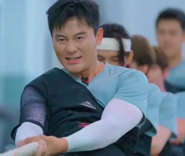 李晨的肌肉##李晨45岁肌肉状态