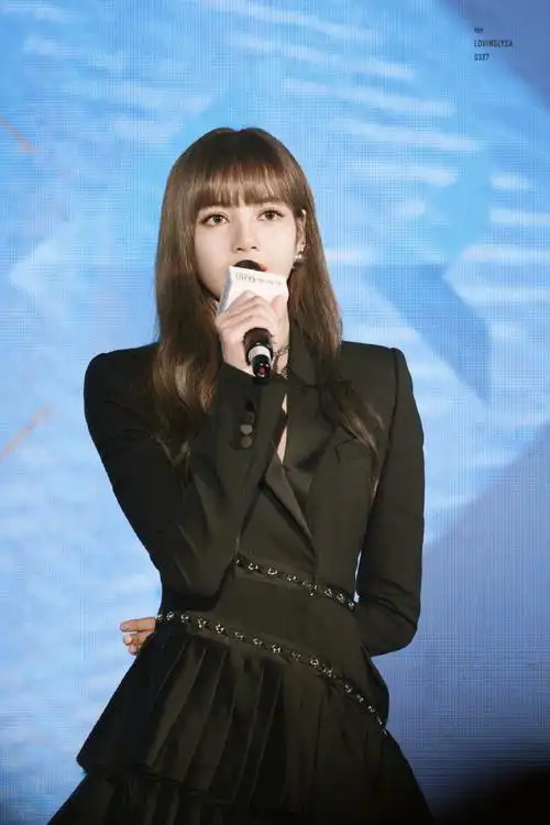 lisa超话20/01/09  青春有你发布会「 人间本不该令我这样欣喜的 但是