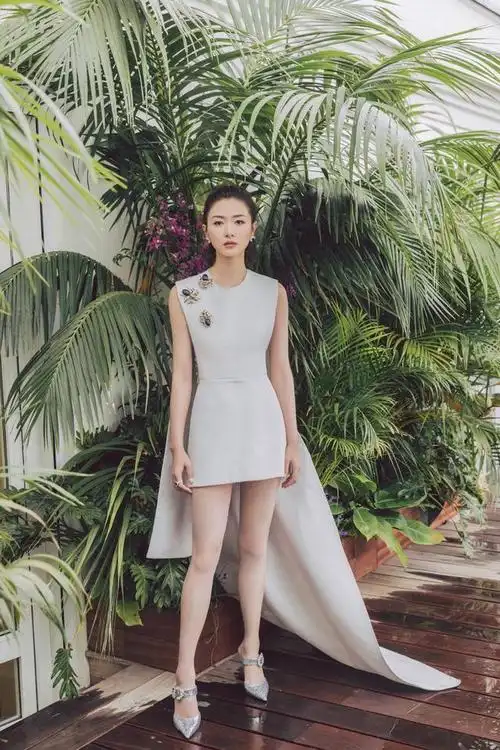 女演员万茜,精干利索迷人又漂亮