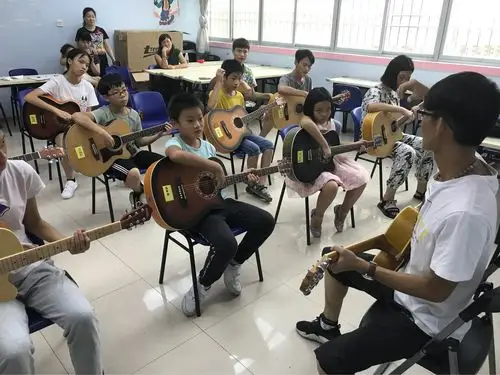 大盆菜项目文景社区少儿吉他培训班开班啦