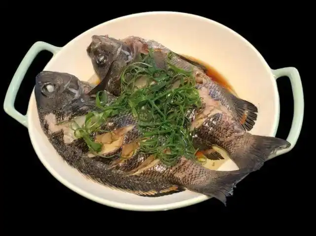 ▼ 清蒸黑毛鱼.除了清蒸,更完美的享受方式一定是刺身.