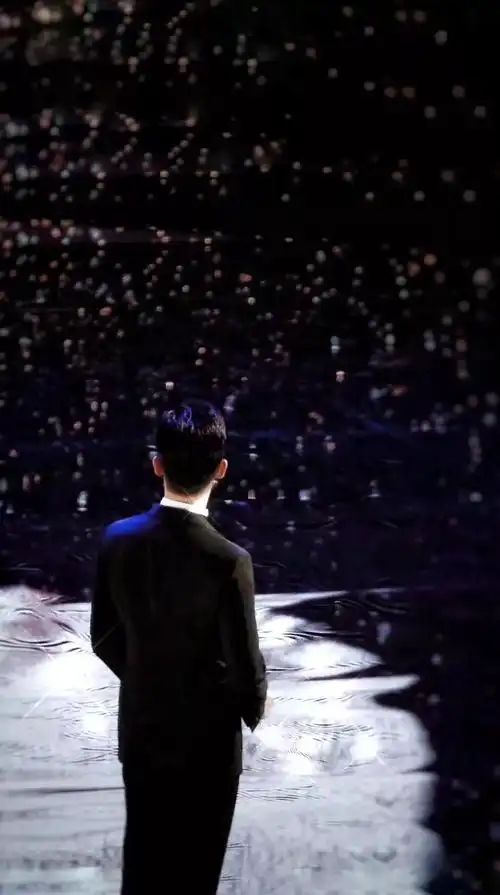 【胡歌】【互动】你看过胡歌的背影吗?