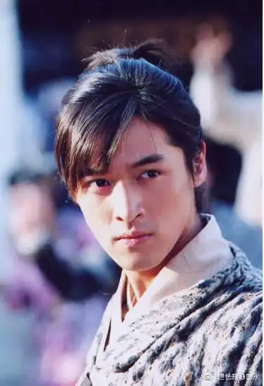 本来大家都认为胡歌的长相不适合出演古装,但他"李逍遥"的扮相符合了