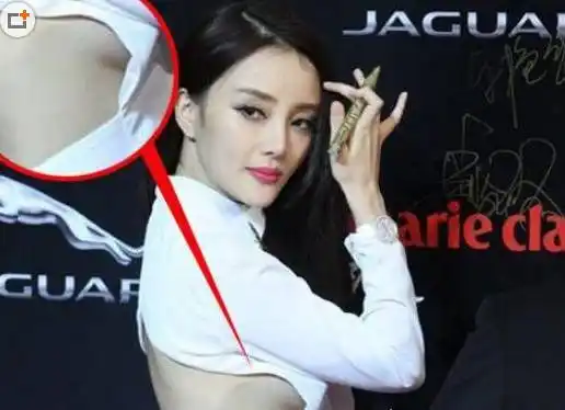 李小璐的大胆不仅仅体现在愈加性感的女明星走光图片中,早在16