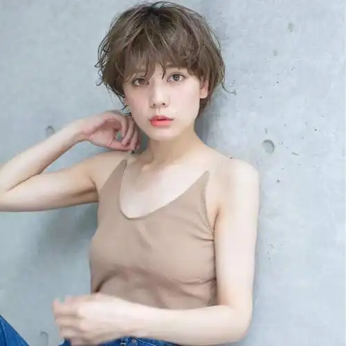 谁说短发没女人味,夏天最新15款气质小女人短发!