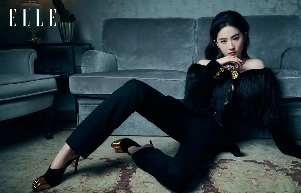 刘亦菲意式宫廷大片,elle金九内页的这种风格真好看,第一张要是有正面