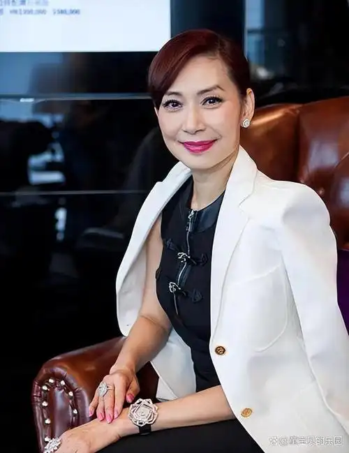 邝美云三拒豪门而不嫁一心专注搞钱凭努力终成亿万女富豪