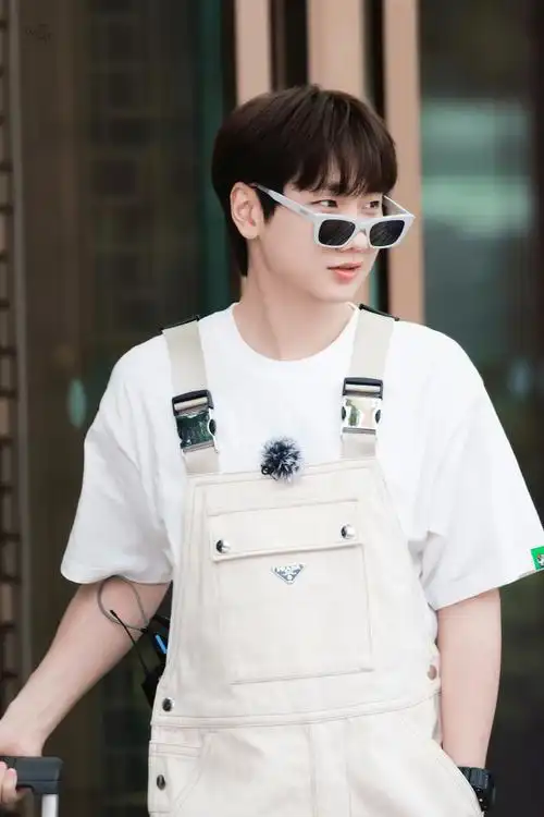 15  上班可爱小男孩@汪苏泷