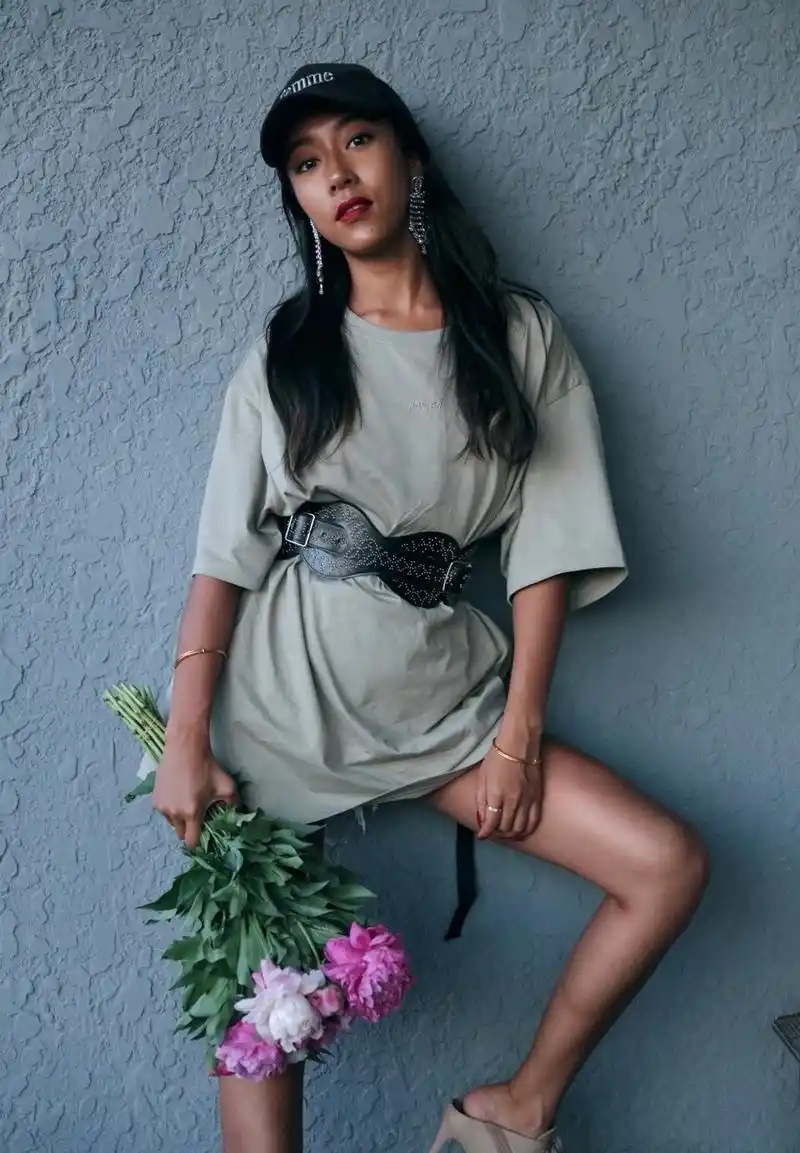 吉克隽逸"美黑"穿搭太撩人,亮眼又吸睛,谁说黑皮女孩不时尚?