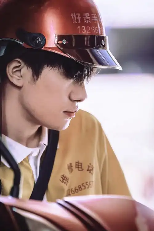 奇迹定档大年初一##易烊千玺奇迹角色海报