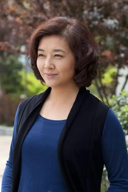 江珊和靳东是什么关系(演员靳东的两段感情经历介绍)