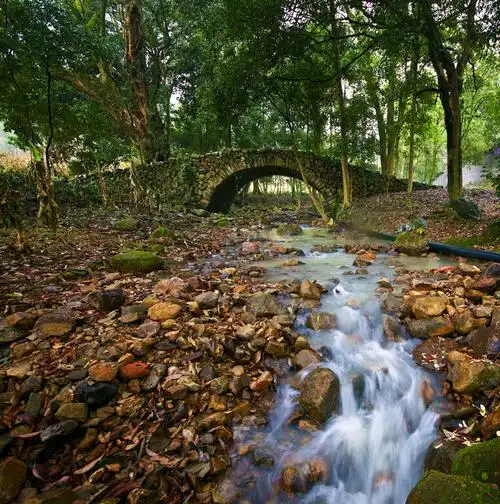 古桥流水