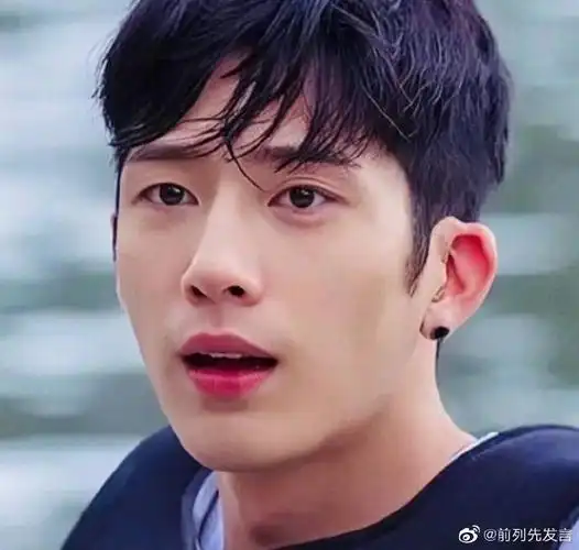 井柏然早期旧照