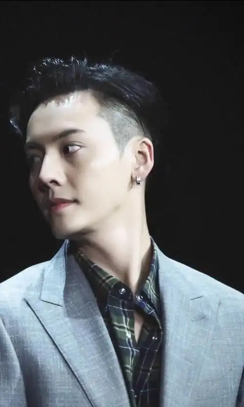 有刘海就别说颜值高了10位明星告诉你真正帅的人根本不靠发型