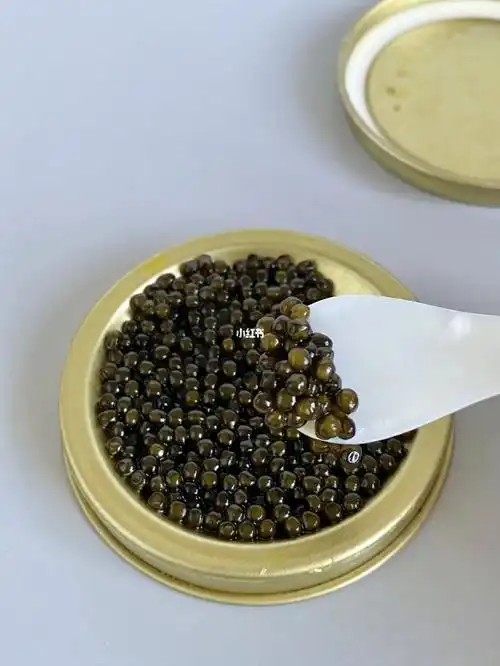 又怕价格太高,挑了好久还做了好多功课最后入的芙思塔鱼子酱包装高级