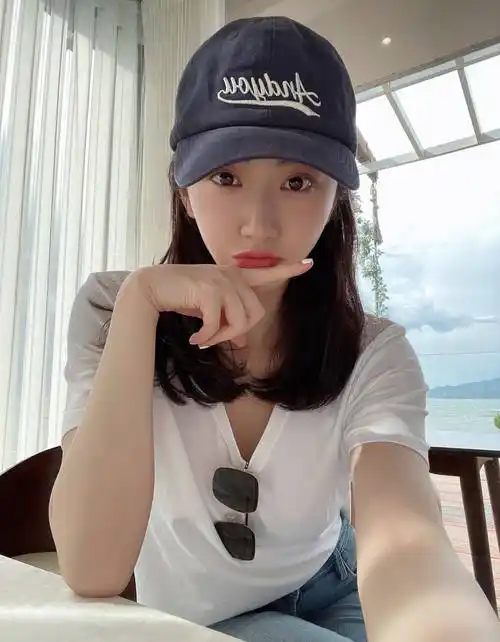 景甜头条发了个九宫格,一组美图清新脱俗,网友说张继科眼光很毒_资源