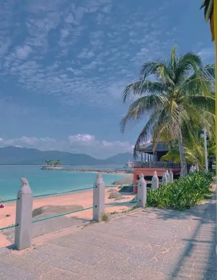 阳光海滩,多么唯美的画面,李一桐真是找到了一个神仙之境.