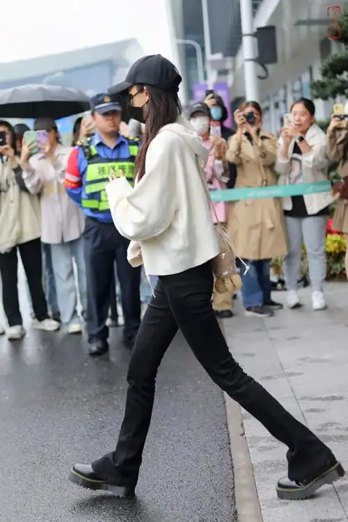 杨幂女大学生穿搭##杨幂私服