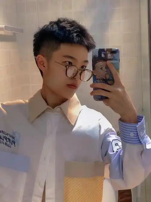 t小碎短寸头夏季发色推荐