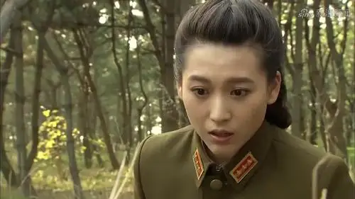 飞哥战队:梁飞飞檐走壁跑进大娘的家中,小鬼子愣是没发现!