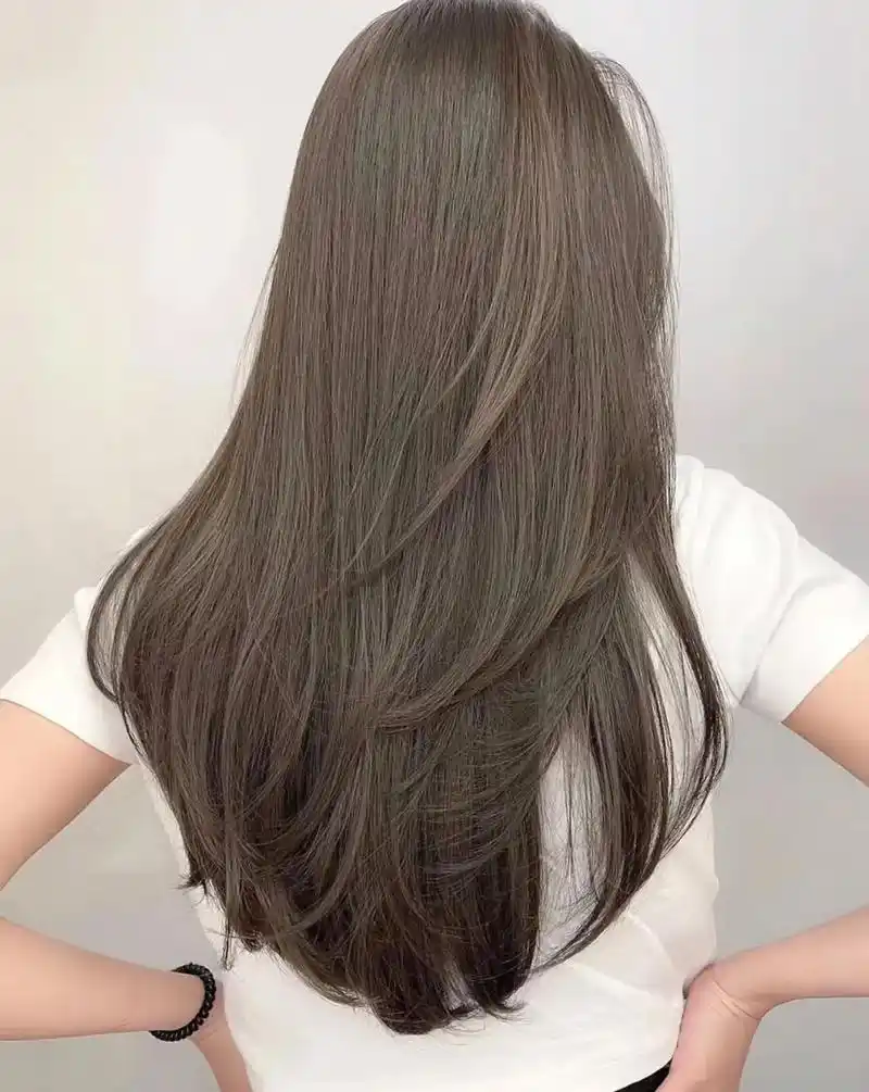 不漂发色适合黄黑皮肤色的女生超级显白 冷棕色超级显白 - 抖音