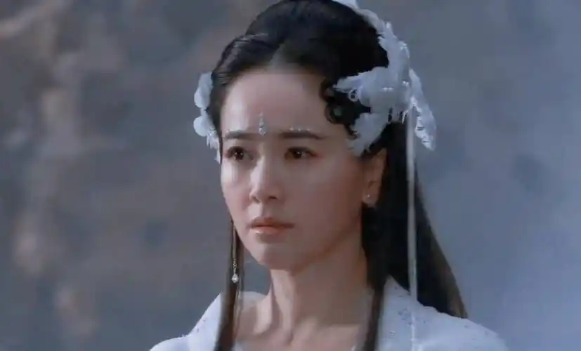 07,黄圣依:2011年《白蛇传说》2010年杨子"巨力"正式上市,黄圣依出任