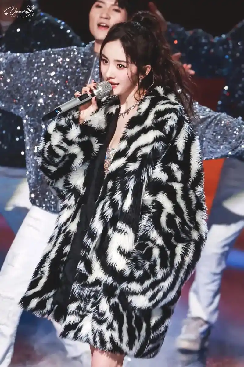 杨幂 #湖南卫视跨年晚会 #向全世界安利杨幂 无所谓 幂姐 - 抖音