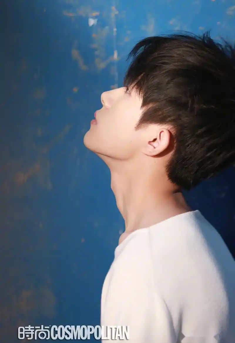 易烊千玺1128十七岁生日快乐!