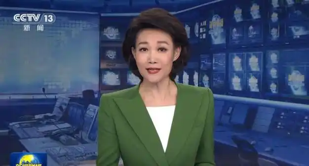 央视新闻联播门面李梓萌岗位调整改变风格主持文艺晚会