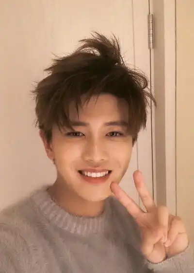 任嘉伦可爱图片