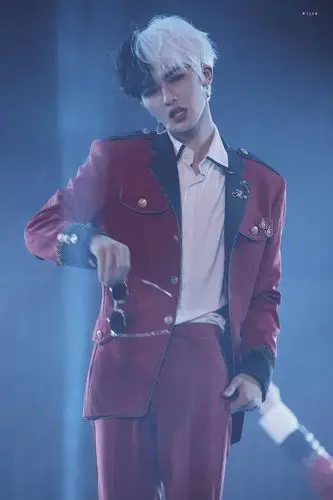 朱正廷.3(黑白头)