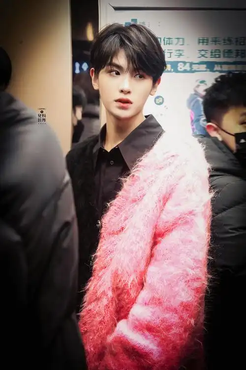 黄明昊_新浪新闻