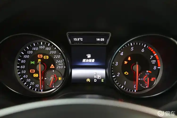 【奔驰cla级2014款cla260 4matic仪表盘背光显示汽车图片-汽车图片