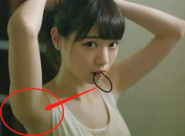 为什么有些女人有腋毛,有些是光秃秃的?别害羞,这得弄清楚!