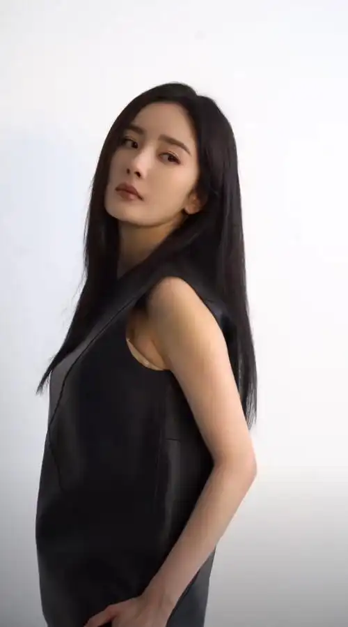 杨幂黑长直的正确打开方式