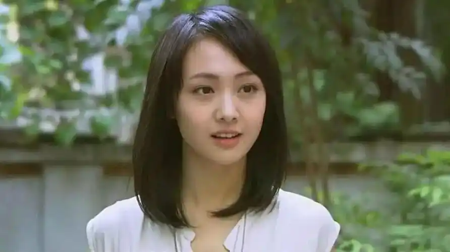 郑爽啊郑爽,你原装的鼻子很丑吗!你原装的脸不好看吗!