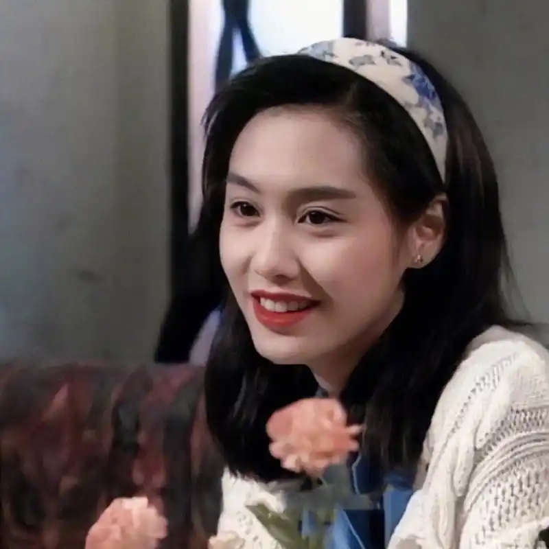 朱茵79一代人的白月光79港风头像 "如果那个人真的爱你  你走不了