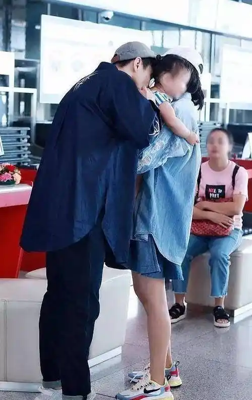 钟汉良周一围当爹你选谁?_女儿_身份_孩子