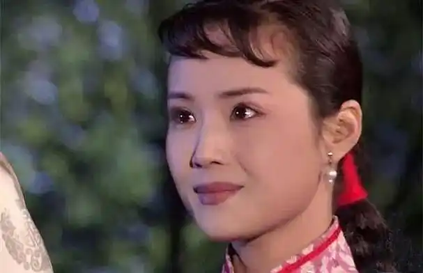 千娇百媚的上官婉儿,与刘晓庆的武则天对比,也丝毫不逊;《大宅门》里