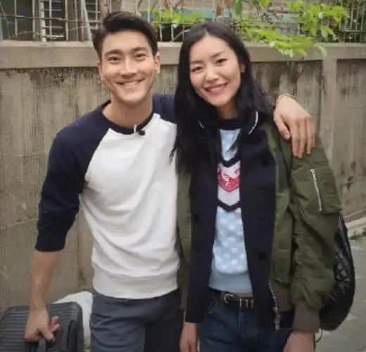 图相爱吧崔始源刘雯合照相片被爆两人已经分手