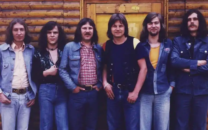 80年代东德乐队珍贵现场 jede stunde (1983) 乐队:karat