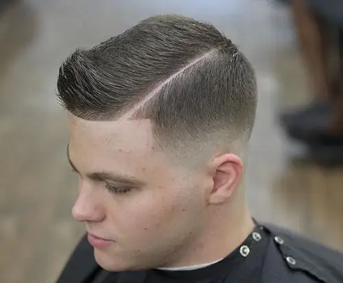 欧美潮男两侧剃光的短发三十款两边剪光的发型图片2