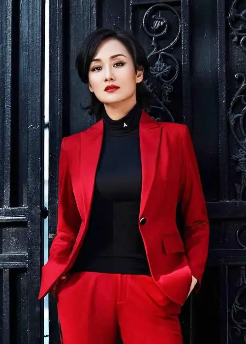 李颖写真大片 演绎都市丽人