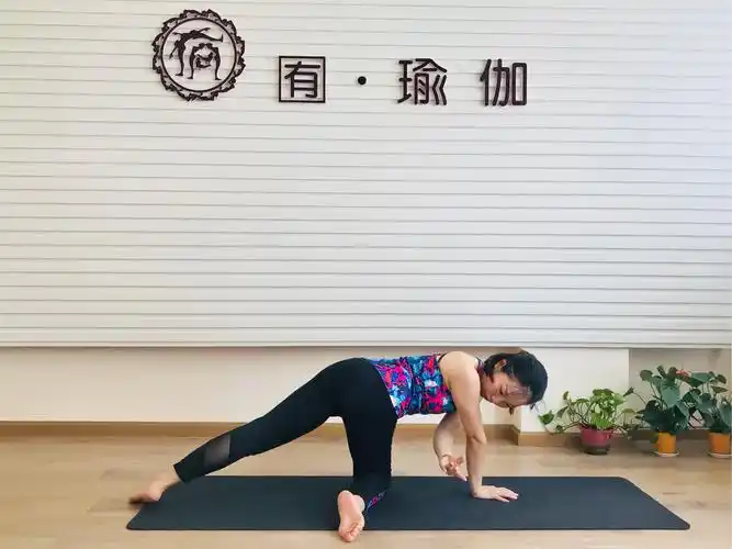 囿.瑜伽♀地面三角练习组合