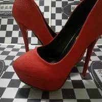 红色高跟鞋霸气头像 唯美穿红色高跟鞋美女头像_微信头像图片大全